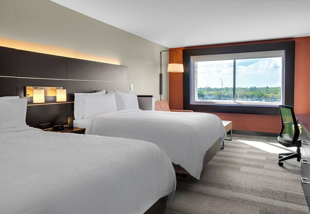 Suite, 2 Queen Beds (Additional Living Area)