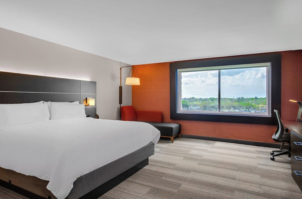 Standard Room, 1 King Bed (Extra Floor Space)