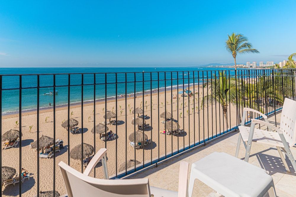 Standard Room, 1 King Bed, Ocean View