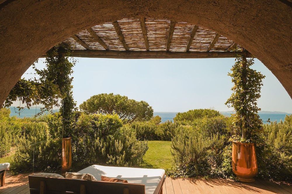 Deluxe Room, Sea View, with private garden