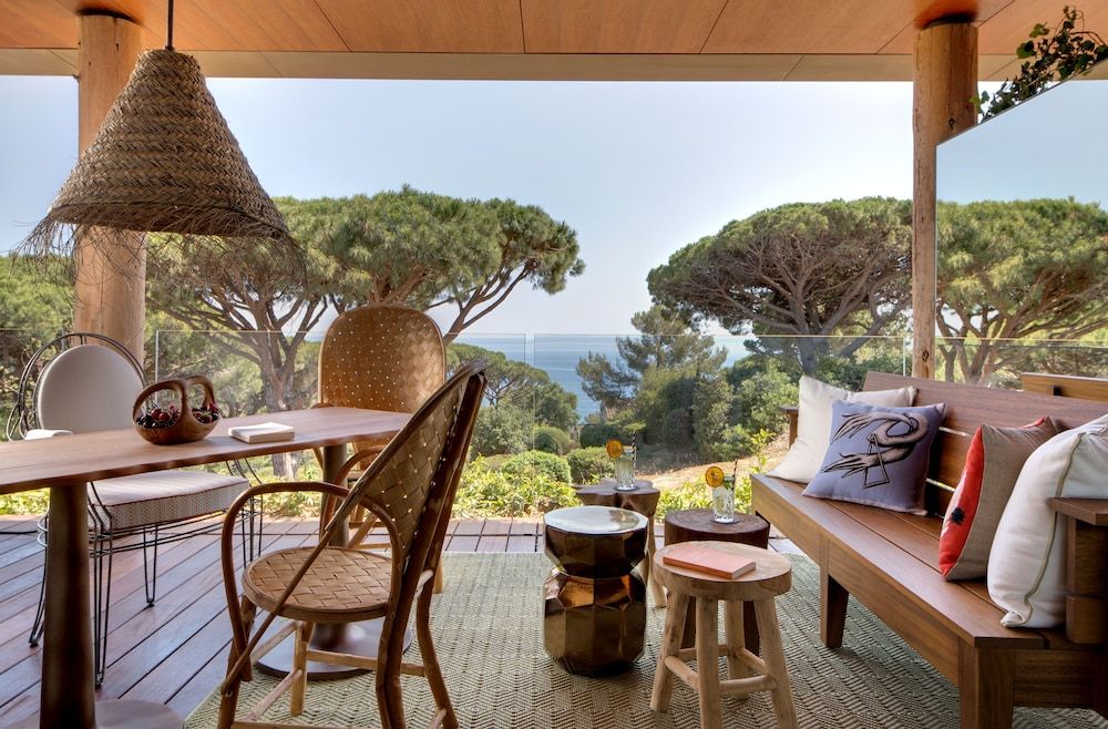Suite, Sea View (Lily)