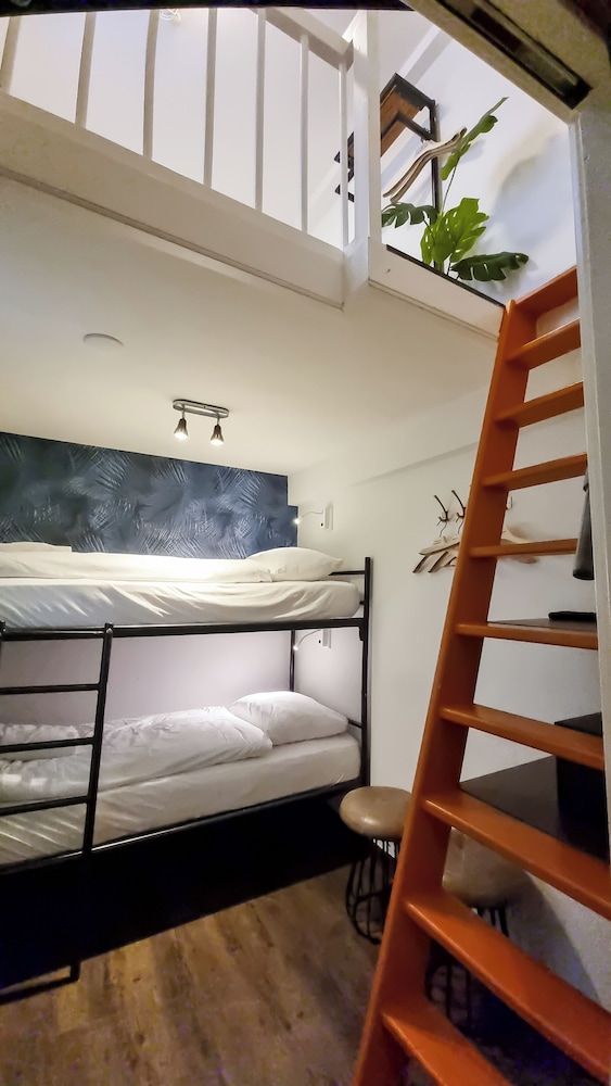 Hotel Tourist Inn Basic Triple Room, Shared Bathroom 2