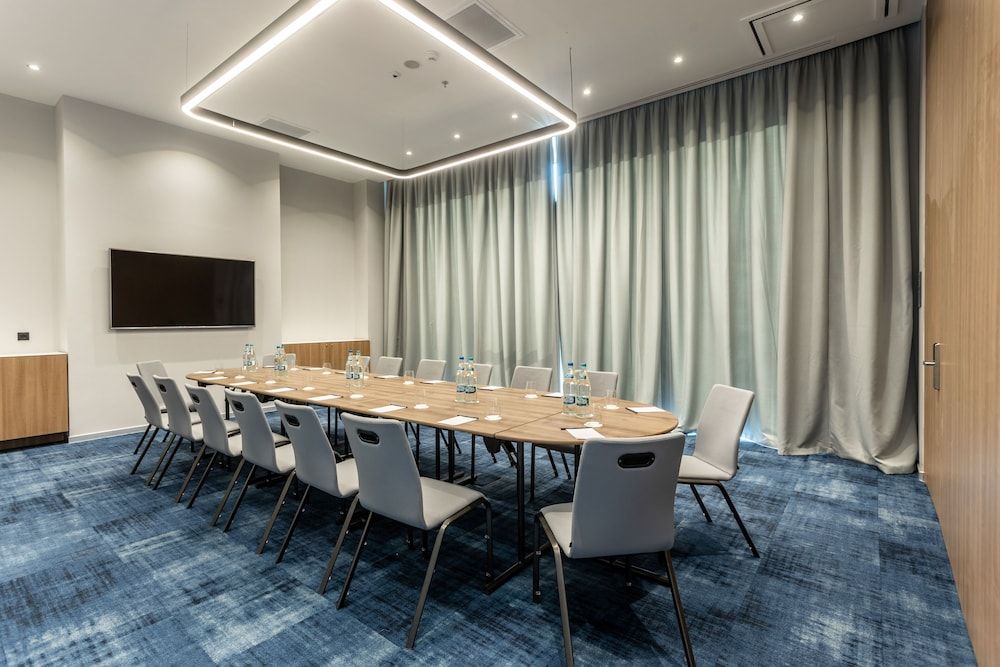 undefined Courtyard by Marriott Bucharest Floreasca 8