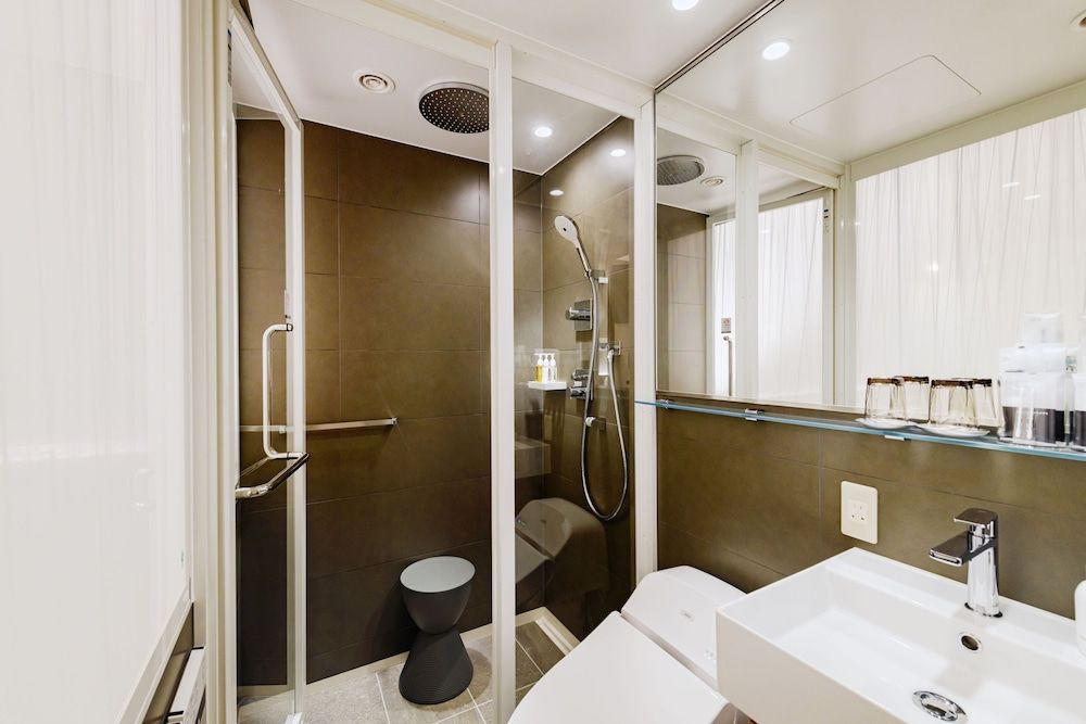 remm plus Ginza Double Room 6