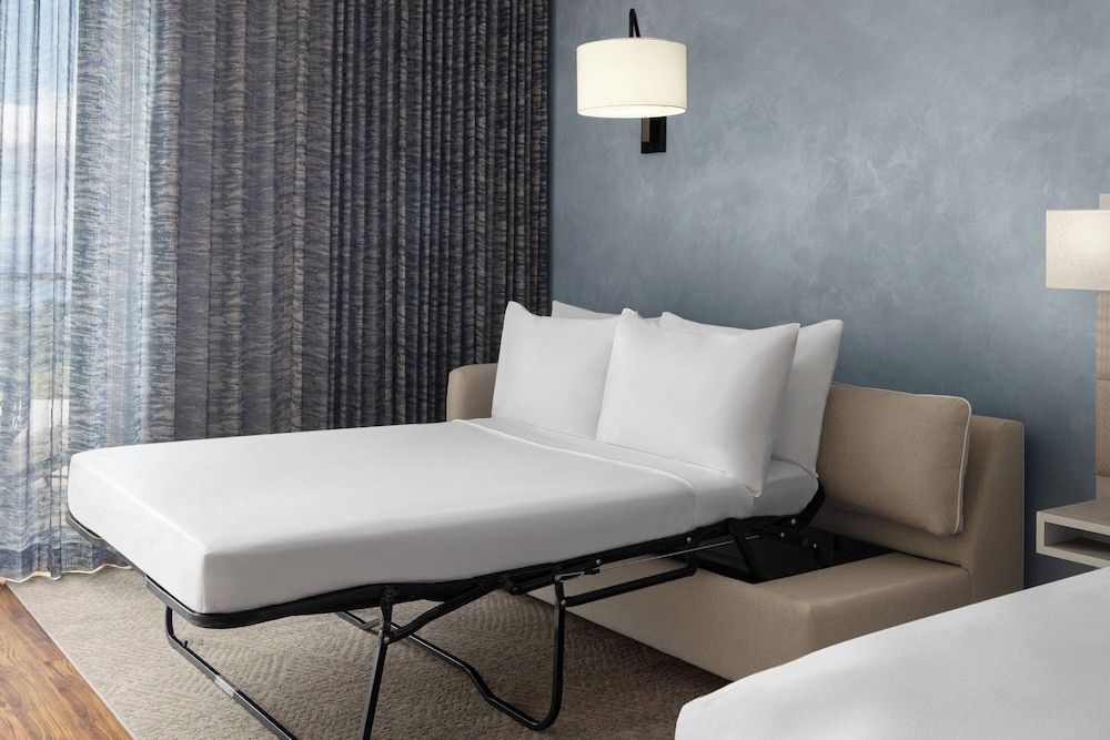 Suite, 1 King Bed with Sofa bed, Non Smoking, Ocean View (Balcony)