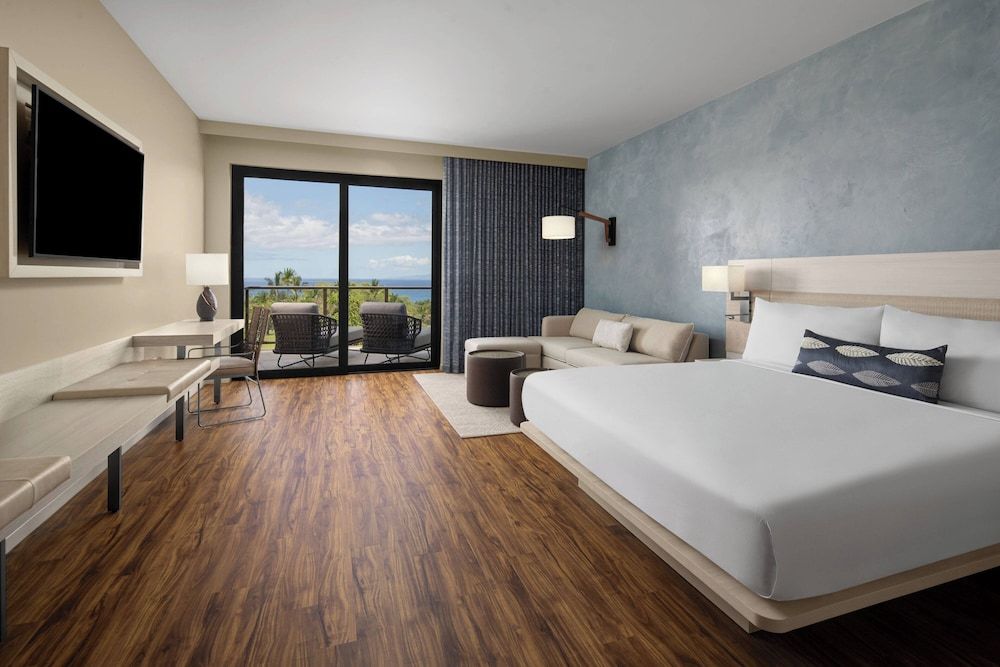 Suite, 1 King Bed with Sofa bed, Non Smoking, Ocean View (Balcony)
