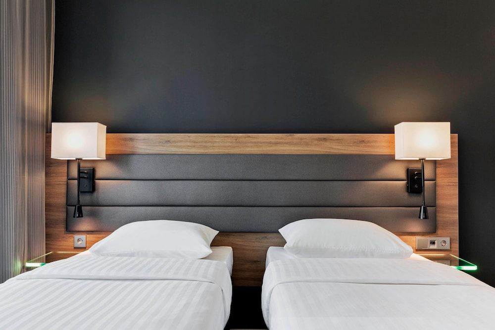 Moxy Copenhagen Sydhavnen Room, 2 Twin Beds, Non Smoking, City View 2