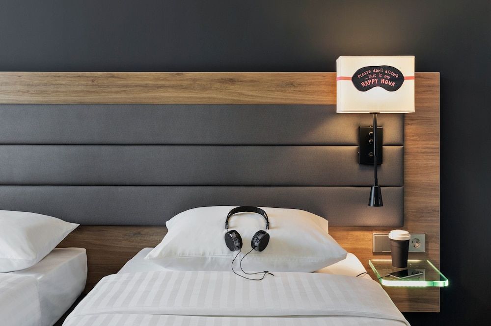 Moxy Copenhagen Sydhavnen Room, 2 Twin Beds, Non Smoking, City View 3