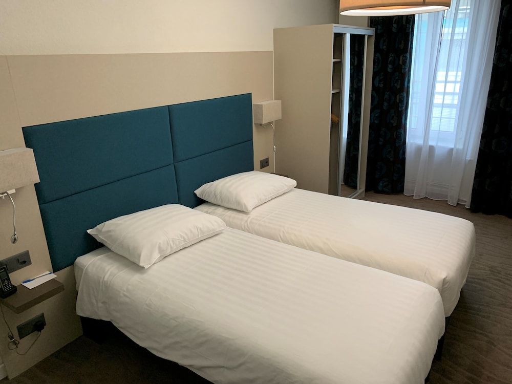 undefined Admiral Hotel