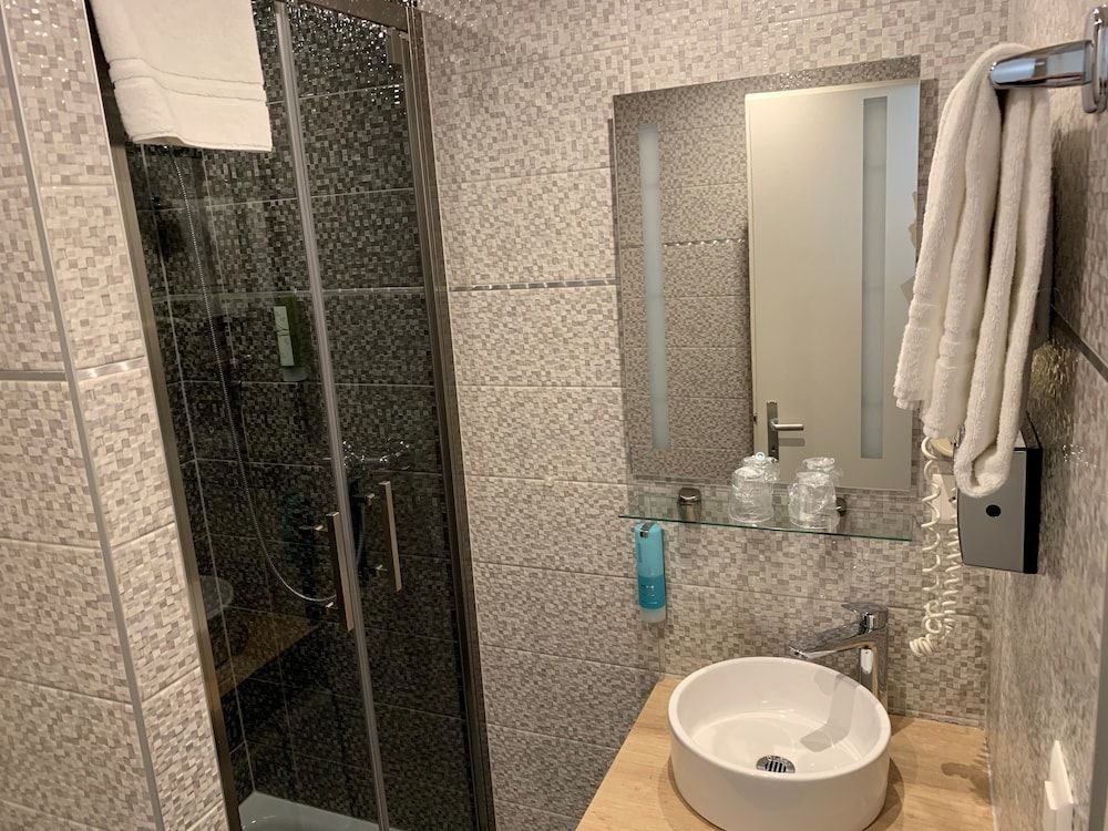 undefined Admiral Hotel 8