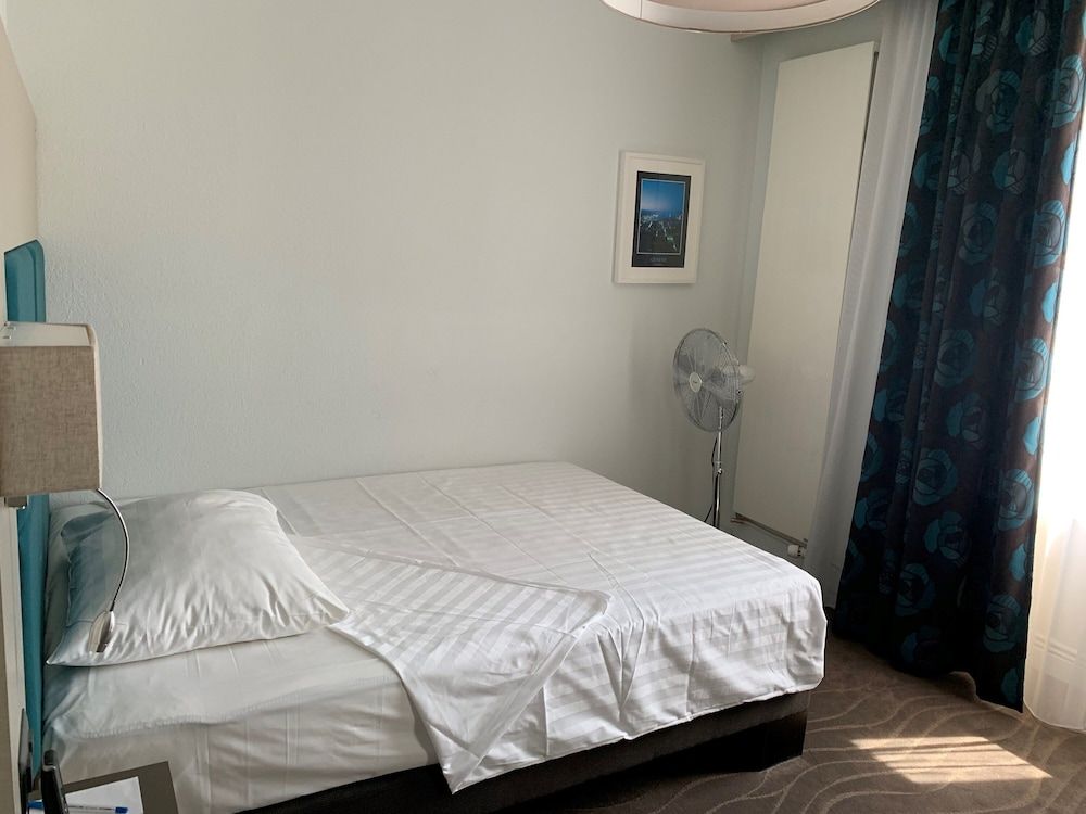 undefined Admiral Hotel 3