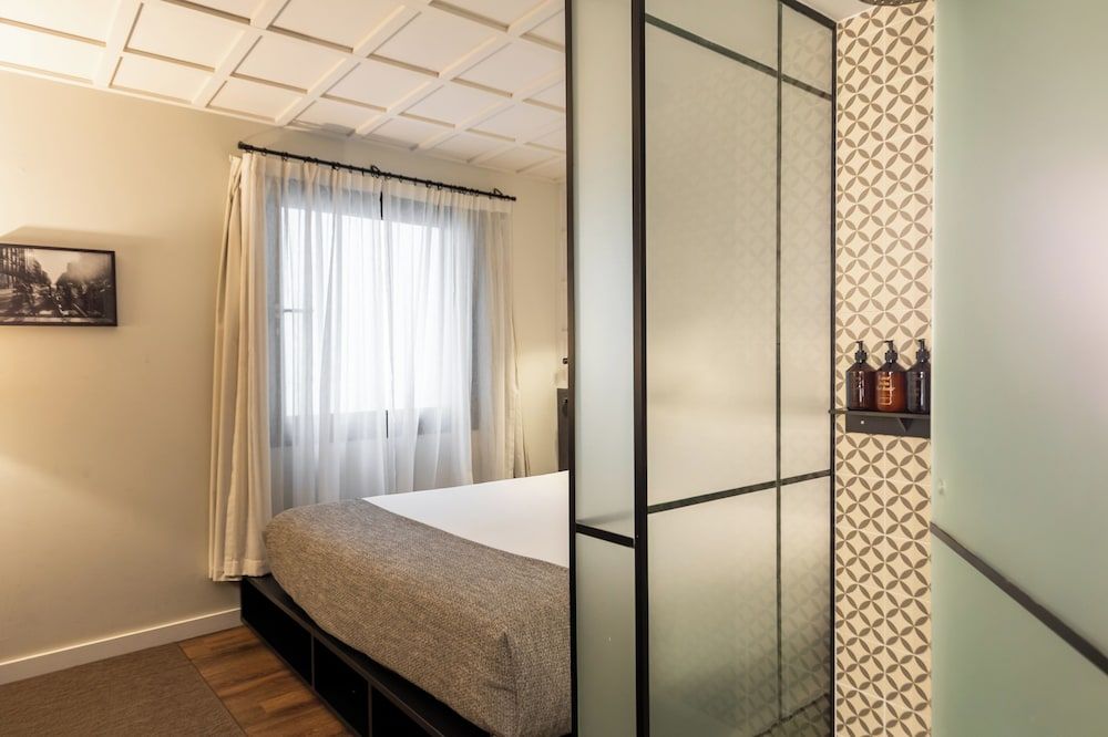 Yurbban Ramblas Boutique Hotel Standard Double Room, 1 Queen Bed 9