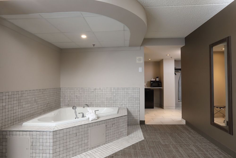 Canad Inns Destination Centre Brandon Premium Room 4