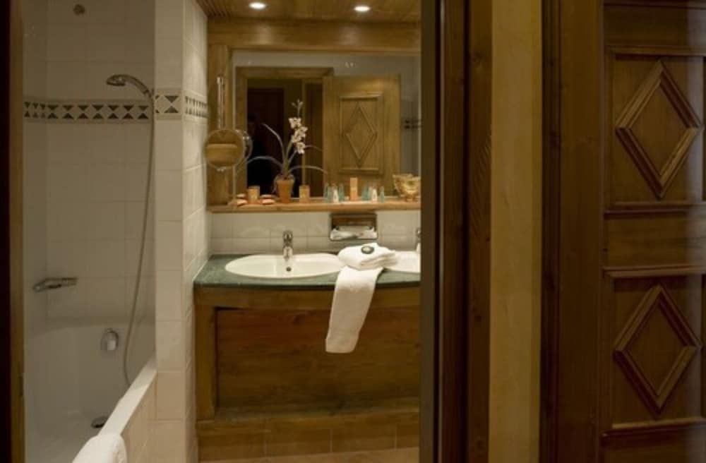 Hotel Mont Vallon Meribel Classic Double or Twin Room, Slope side 6