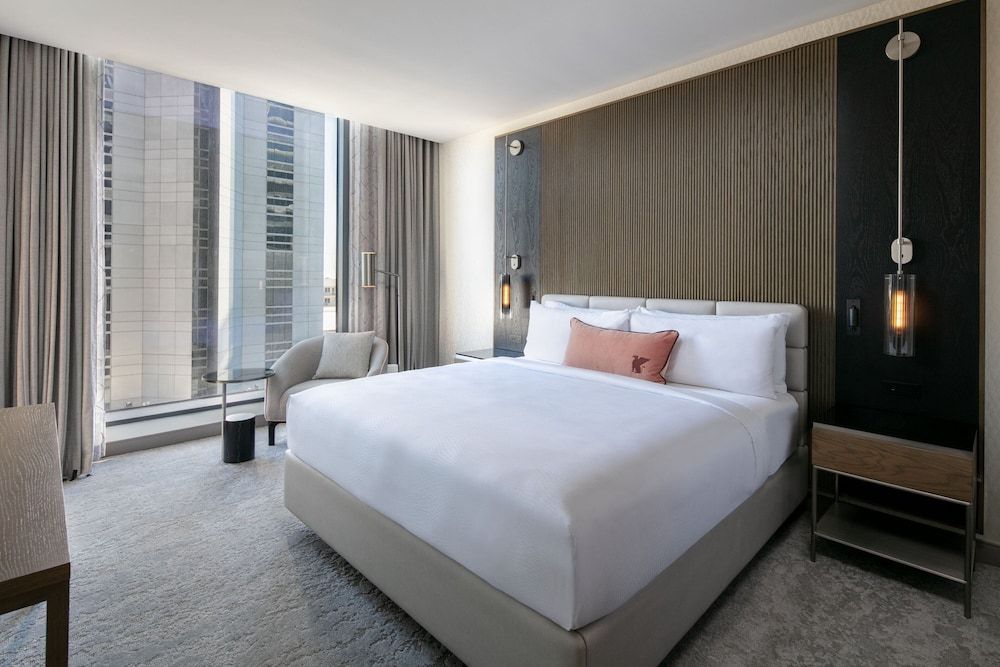 Room, 1 King Bed (Mobility Accessible, Tub)