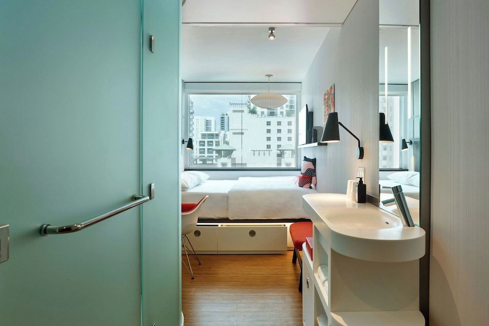 citizenM Miami Brickell Room, 1 King Bed 4