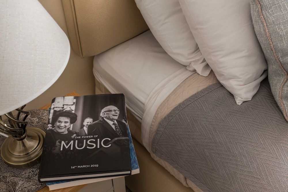 Park Lane Apartments - Shaw House Luxury Apartment, Accessible, Ensuite (2 bedoom ) 4