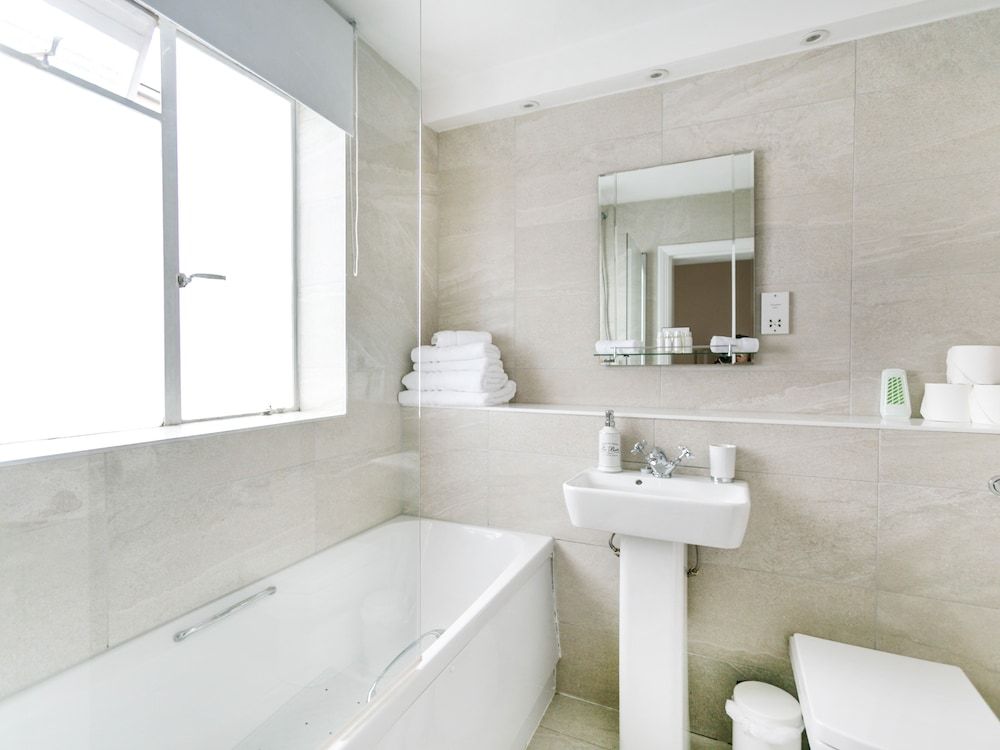 Park Lane Apartments - Shaw House Luxury Apartment, Accessible, Ensuite (2 bedoom ) 16