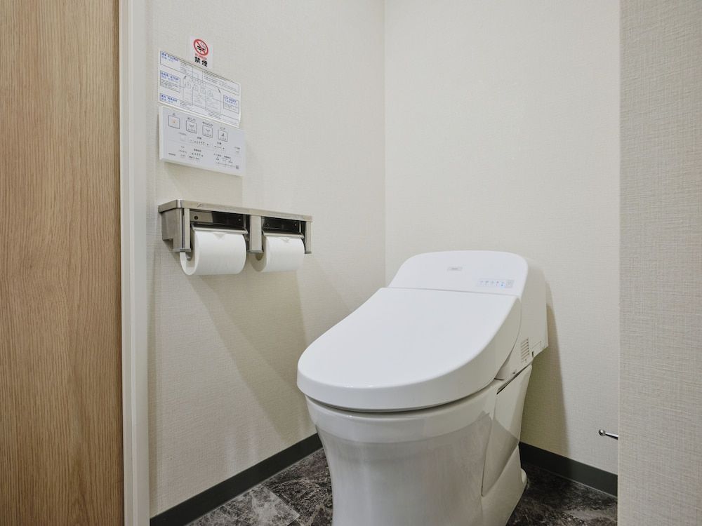 hotel MONday Premium Ueno Okachimachi Standard Twin Room, Non Smoking (with Extra Bed) 5