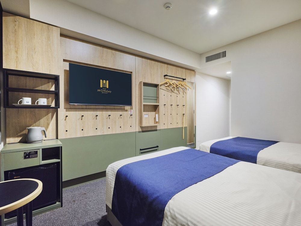 hotel MONday Premium Ueno Okachimachi Standard Twin Room, Non Smoking (with Extra Bed) 2