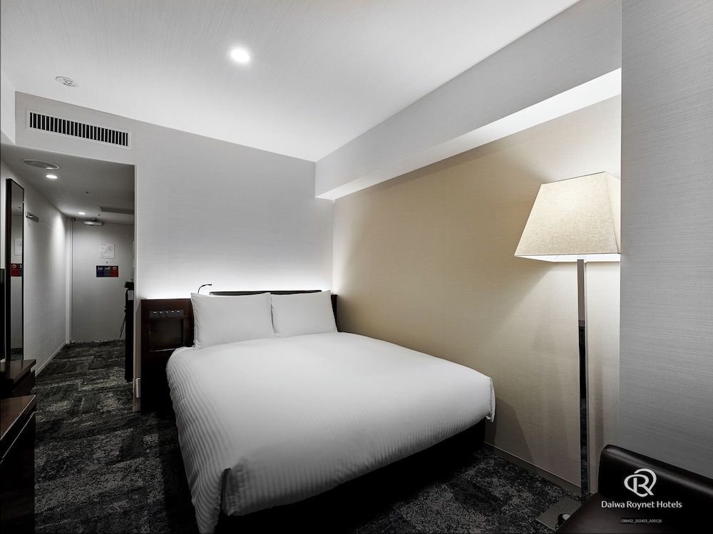 Daiwa Roynet Hotel Nishi Shinjuku PREMIER Standard Double Room with one Simmons bed 154cm wide, Non Smoking