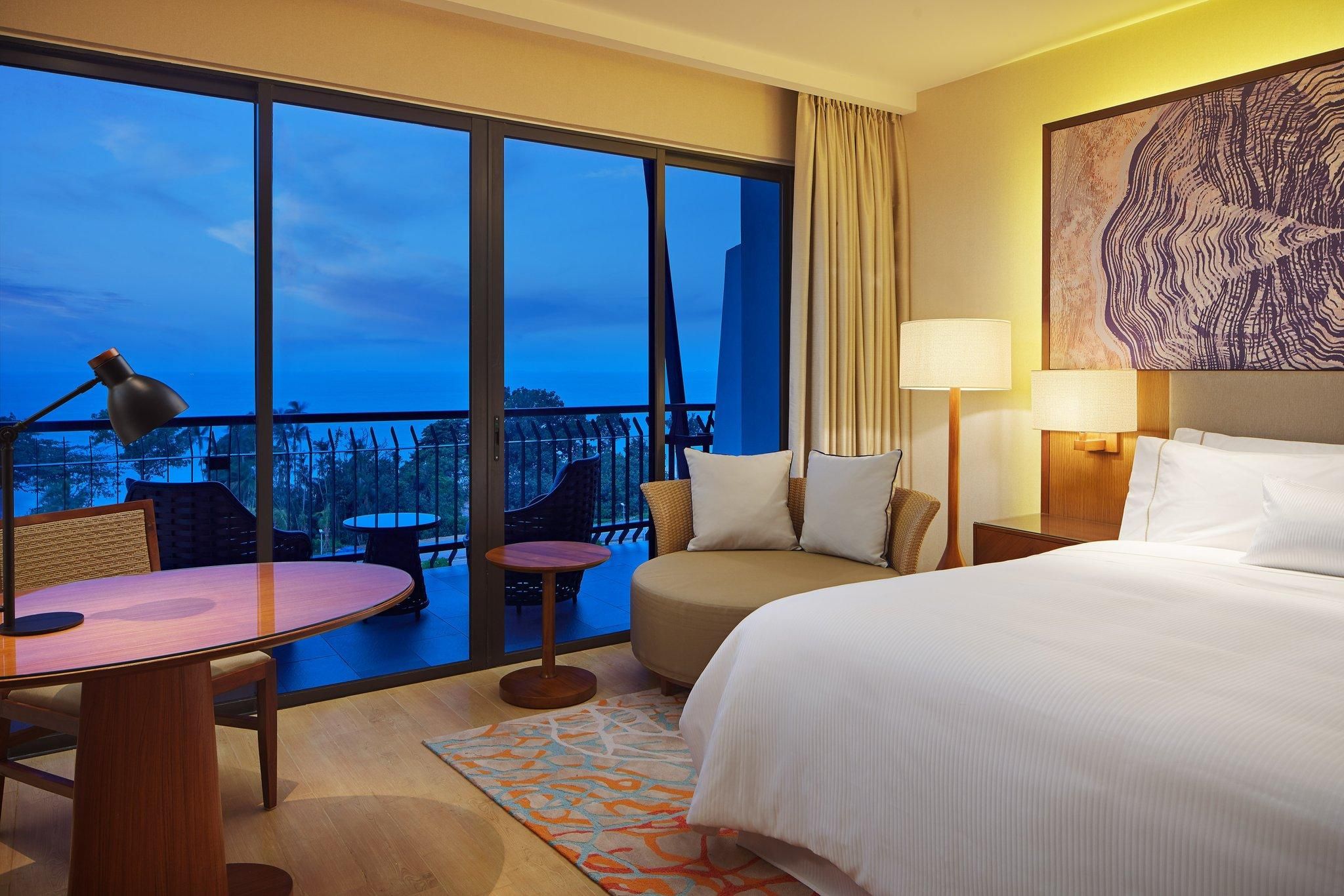Guest room, 1 King, Tropical view