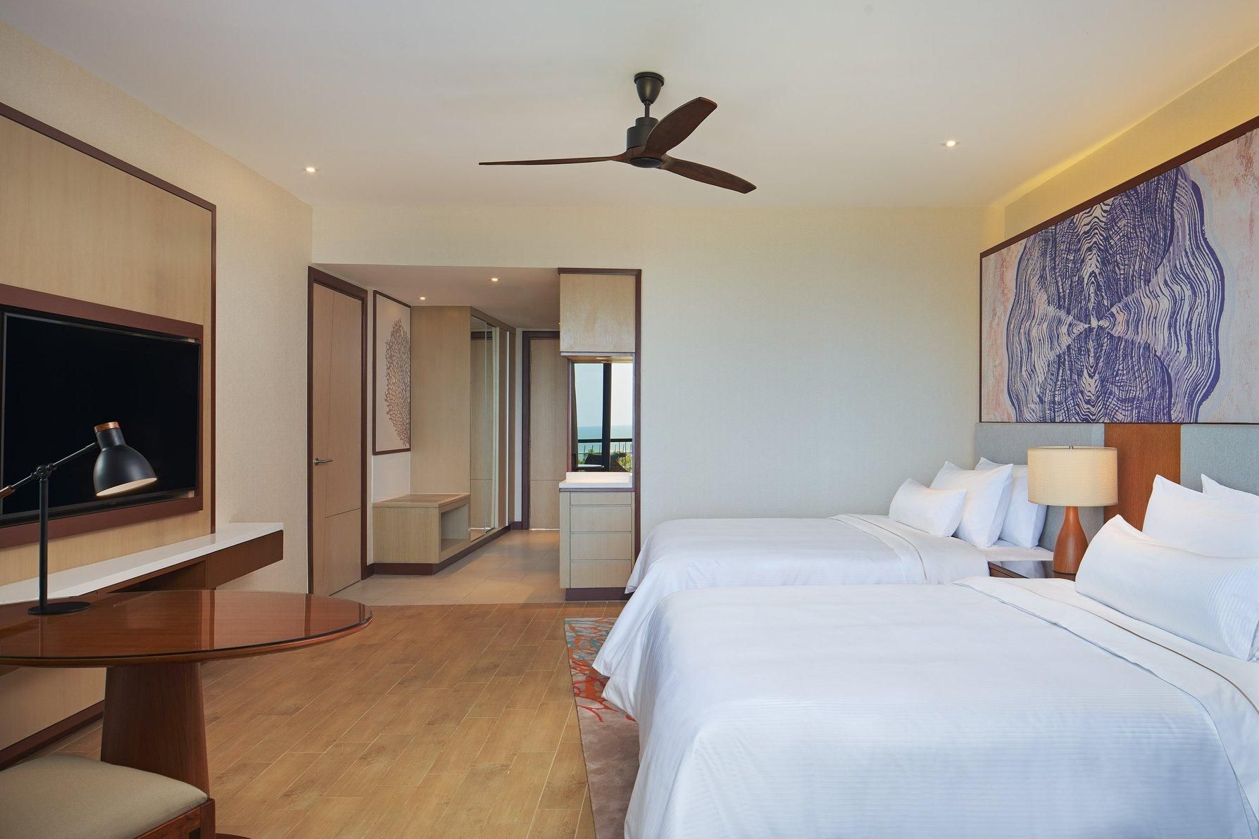 Guest room, 2 Queen, Garden view, Balcony