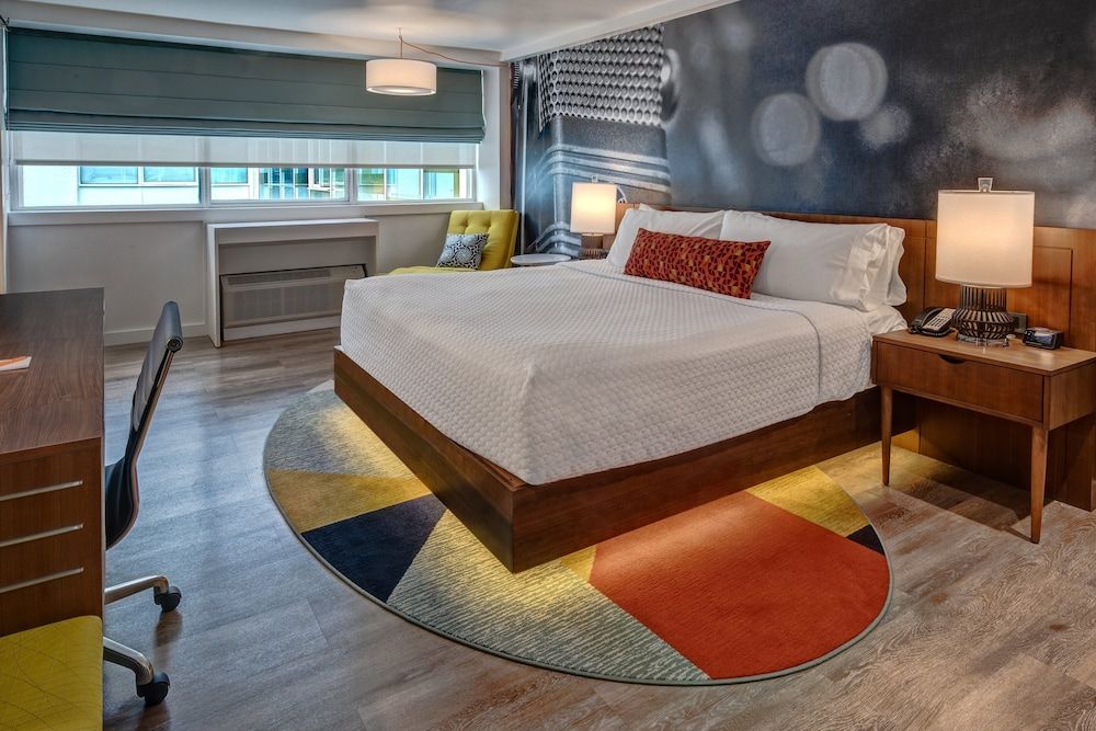 Standard Room, 1 King Bed, Accessible (Communications Accessible)