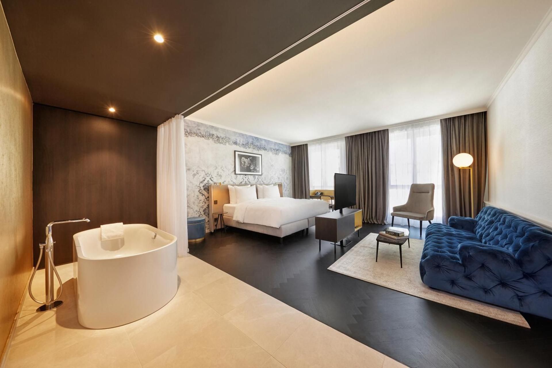Suite with Executive Lounge Access