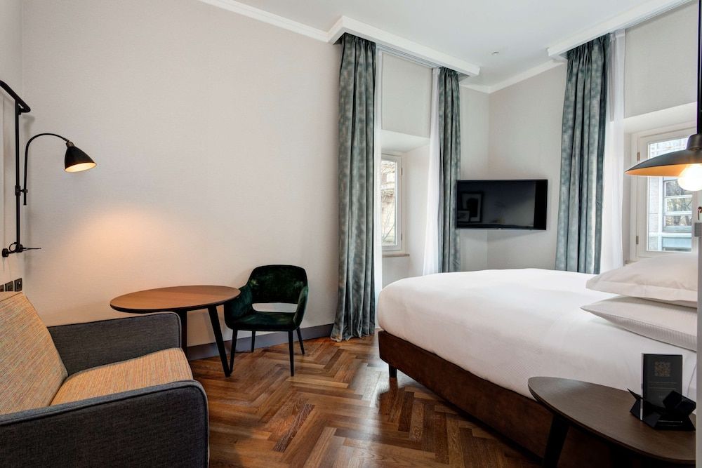 DoubleTree by Hilton Rome Monti Room, 1 King Bed, Accessible 3