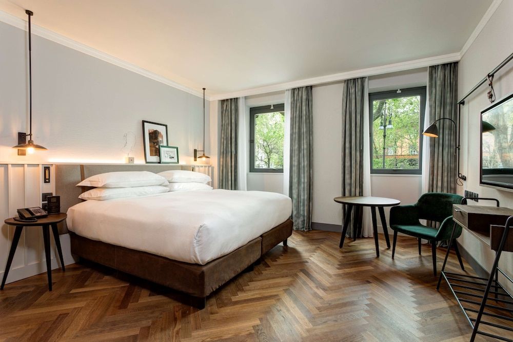 DoubleTree by Hilton Rome Monti Room, 1 King Bed, Accessible 4