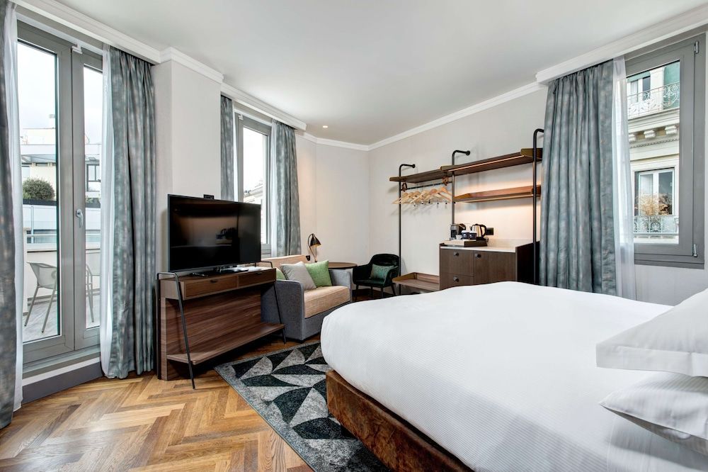 undefined DoubleTree by Hilton Rome Monti 8