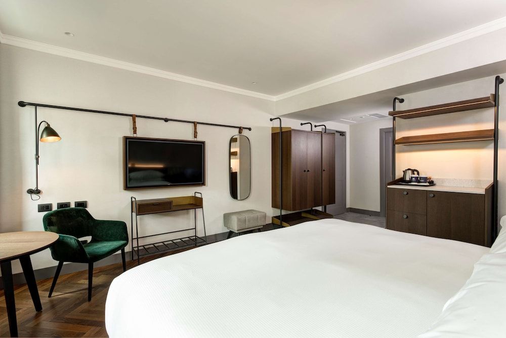 DoubleTree by Hilton Rome Monti Room, 1 King Bed, Accessible