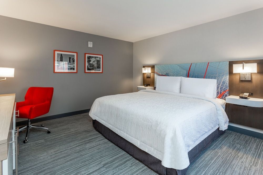 Room, 1 King Bed, Refrigerator & Microwave