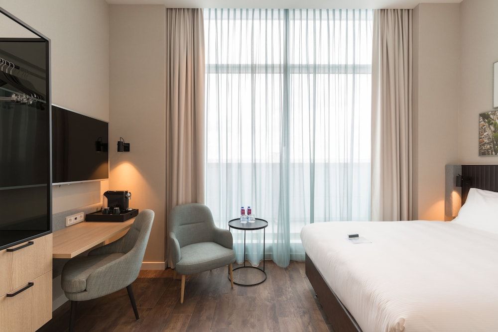 Standard Room, 1 Queen Bed