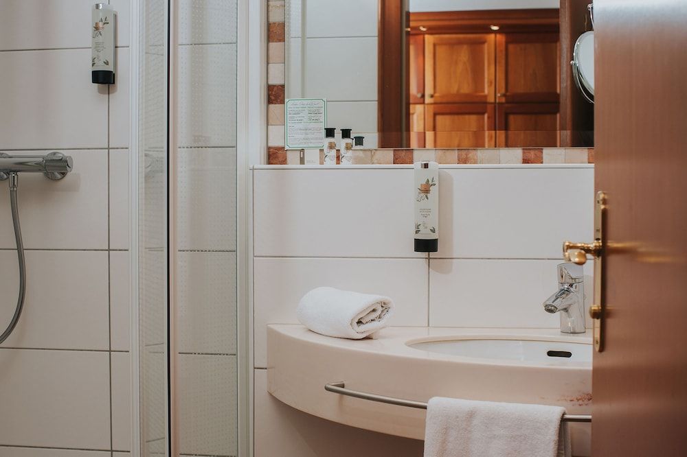 Ortners Resort Classic Single Room 3