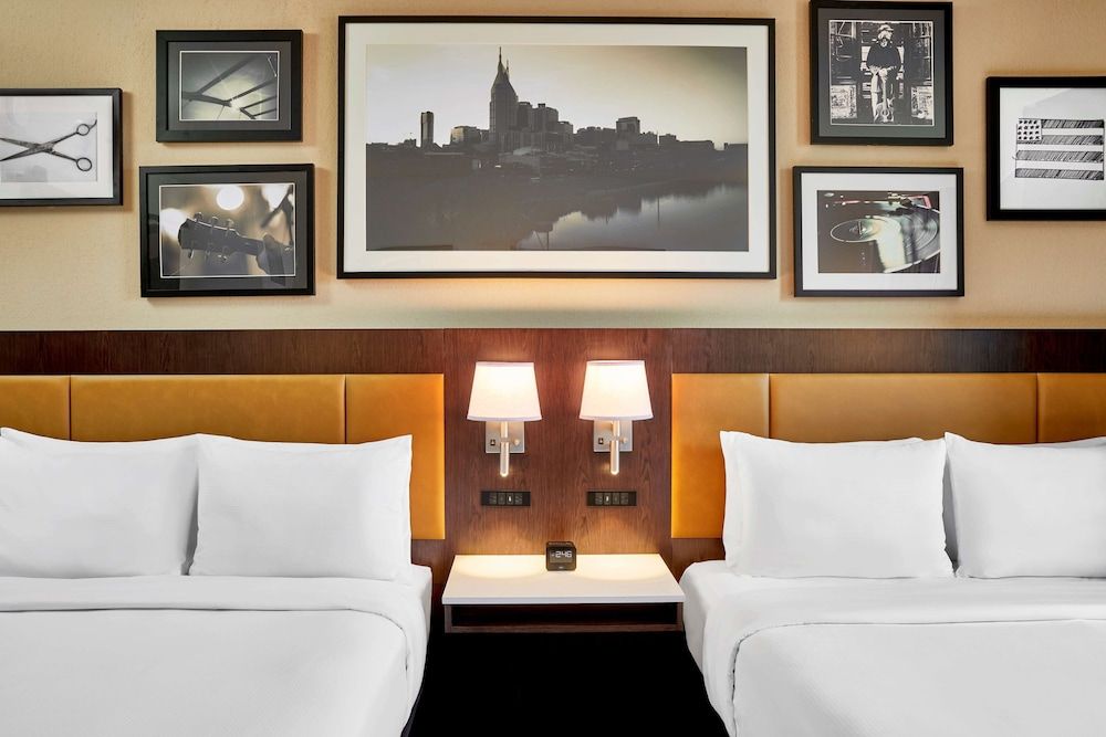 Suite, 2 Queen Beds, Accessible, Bathtub