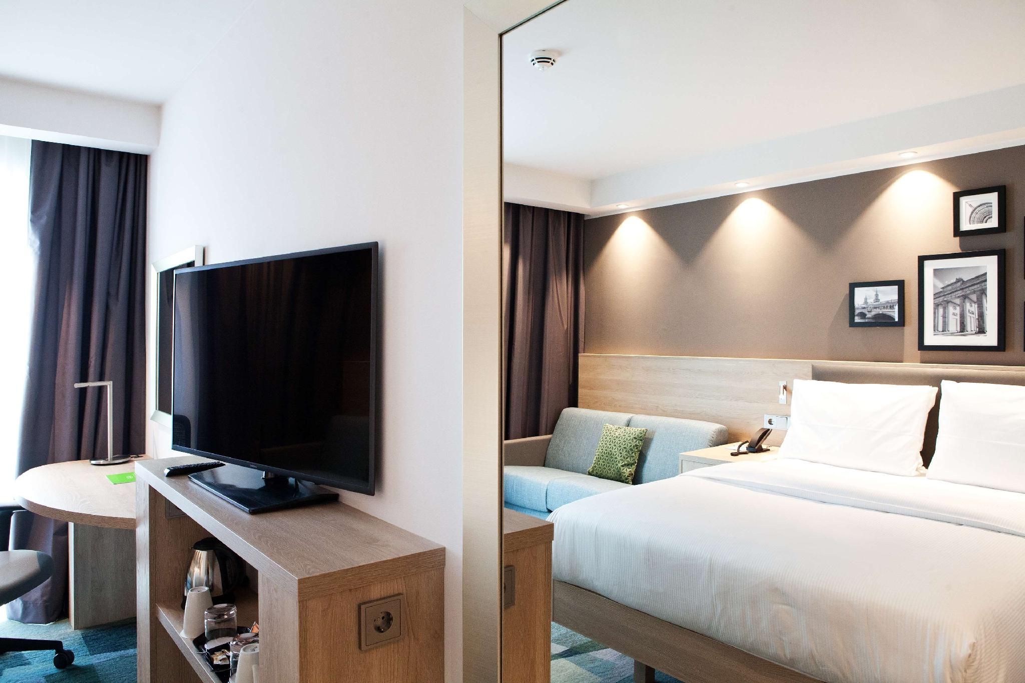 queen room with sofa bed non smoking