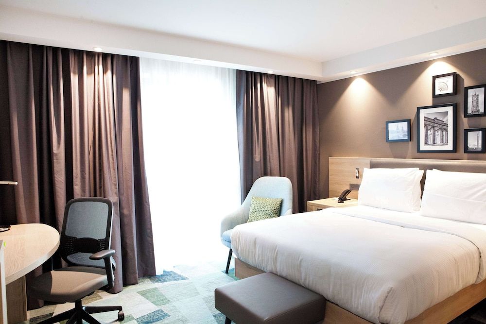 undefined Hampton by Hilton Berlin City East Side Gallery 10