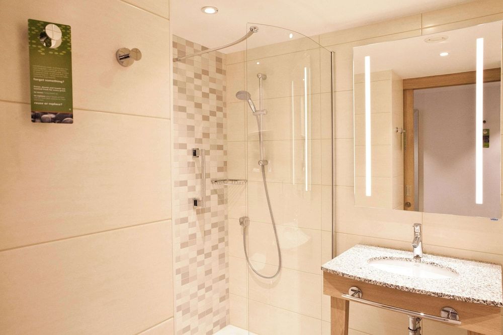 Hampton by Hilton Berlin City East Side Gallery Room, 1 Queen Bed, Accessible 6