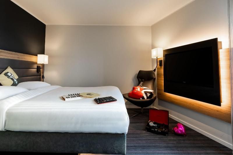 undefined Moxy Glasgow SEC 9