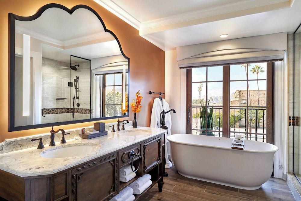 Suite, 1 Bedroom, Balcony