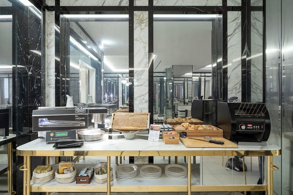 undefined Room Mate Collection Filippo, Rome-Fontana di Trevi 10