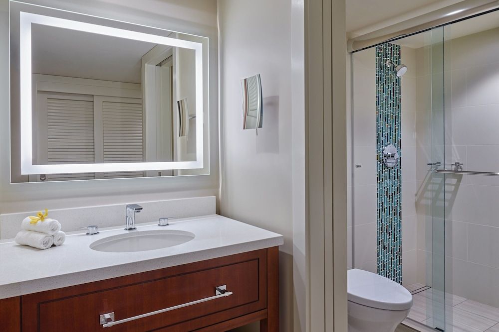 Room, 1 King Bed, Non Smoking, Garden View (Ground Floor)