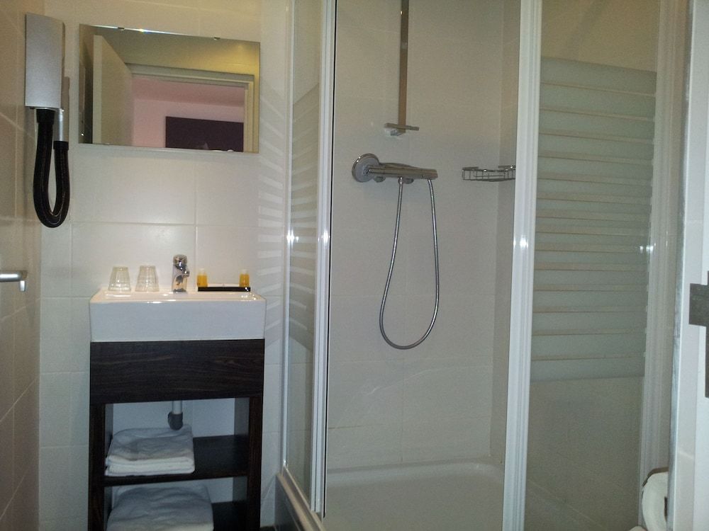 The Concert Hotel Comfort Room 4