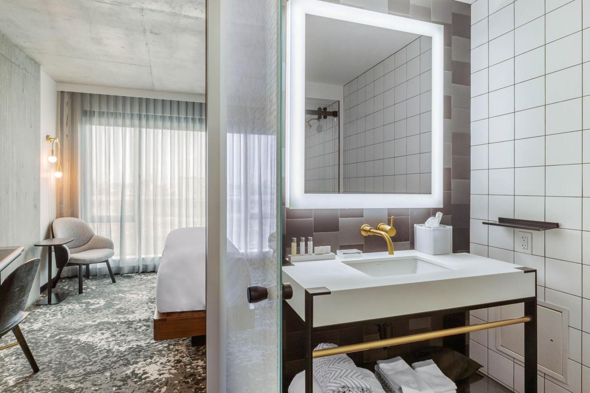 undefined Cambria Hotel Boston Downtown - Seaport 8