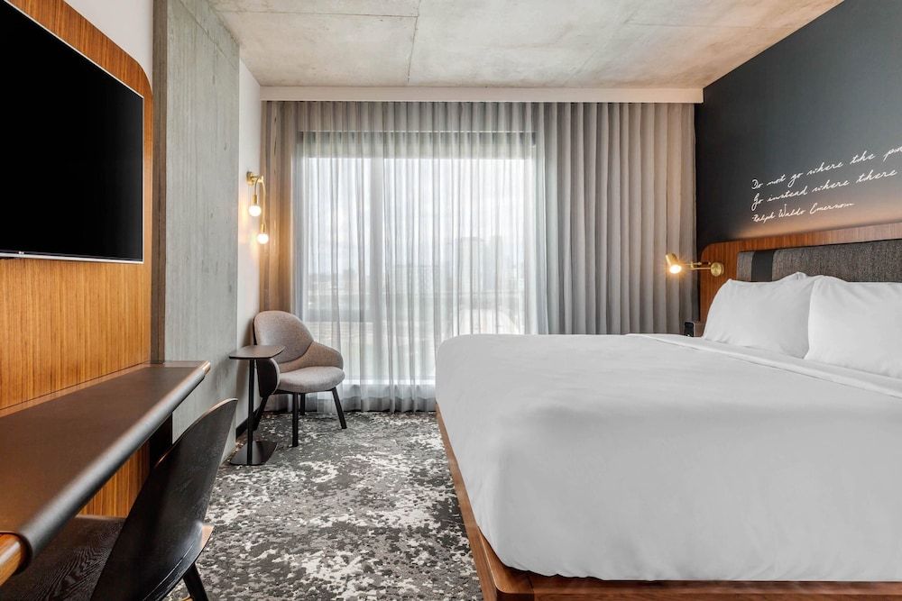Room, 1 King Bed, Accessible, Non Smoking (Hearing Accessible)