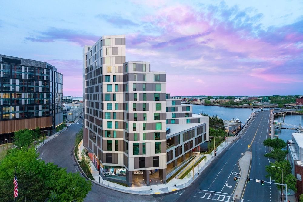 undefined Homewood Suites by Hilton Boston Seaport District 4