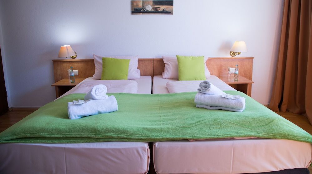 Hotel Eschborner Hof Double or Twin Room 4