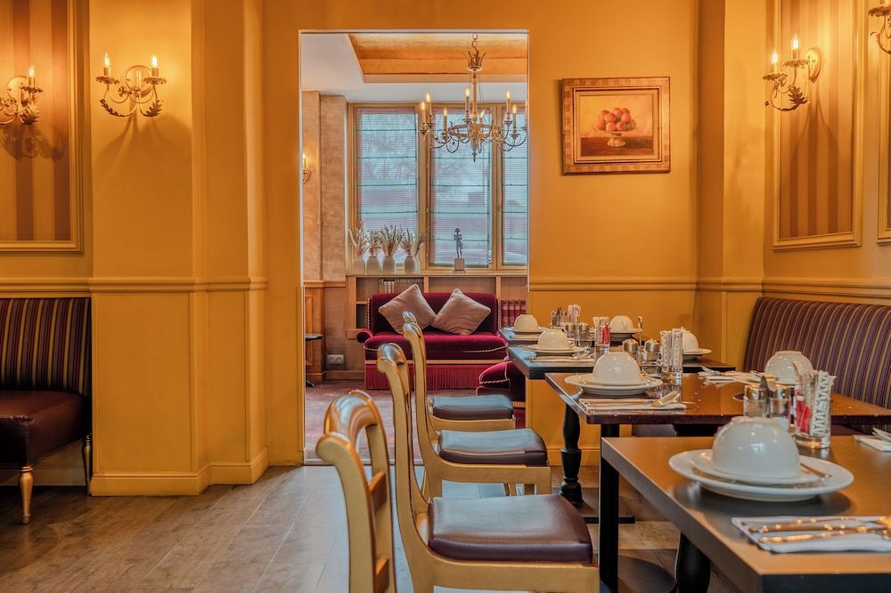 undefined Hotel de L'Empereur - Malone Hotels 10